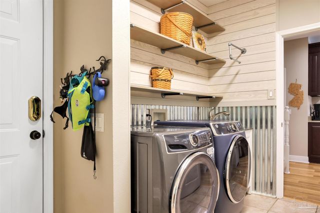 2443 Bowling Green Way, Cantonment, FL 32533