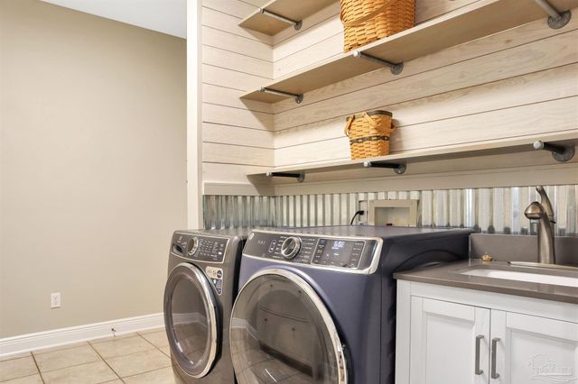 2443 Bowling Green Way, Cantonment, FL 32533