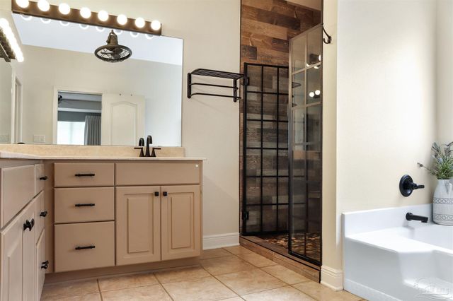 2443 Bowling Green Way, Cantonment, FL 32533