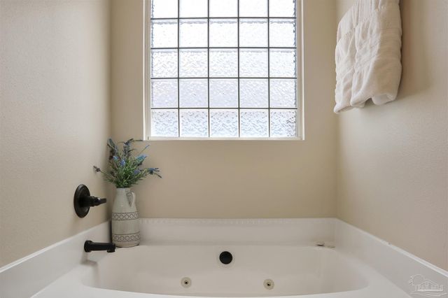 2443 Bowling Green Way, Cantonment, FL 32533