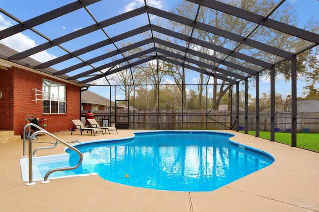 2443 Bowling Green Way, Cantonment, FL 32533