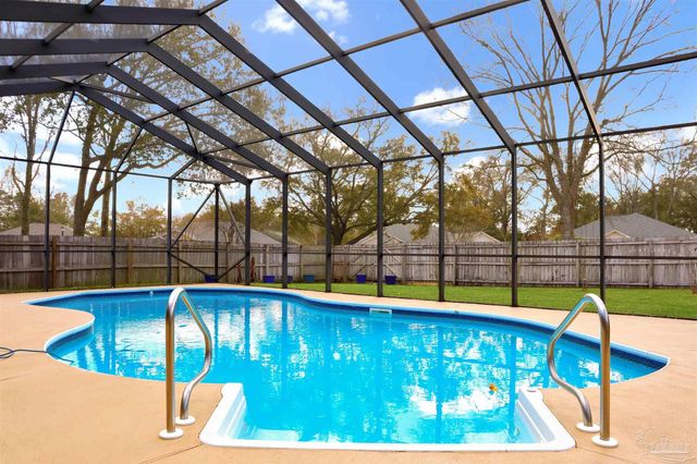 2443 Bowling Green Way, Cantonment, FL 32533