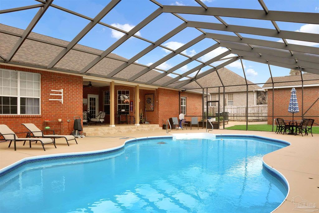 2443 Bowling Green Way, Cantonment, FL 32533