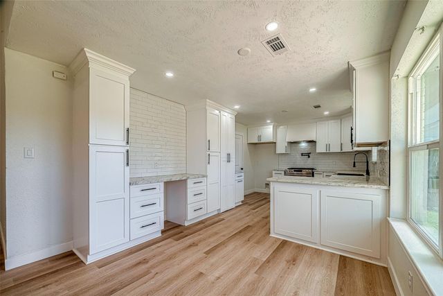 3407 Coachlight Lane, Baytown, TX 77521