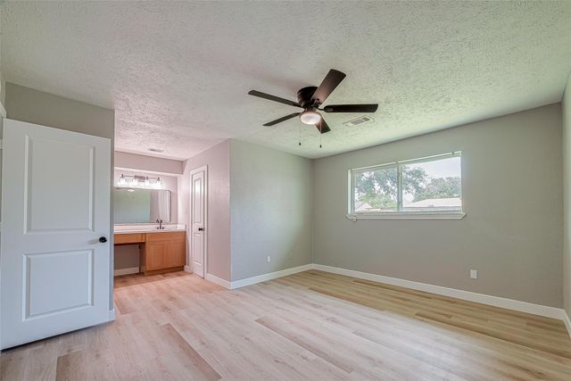 3407 Coachlight Lane, Baytown, TX 77521