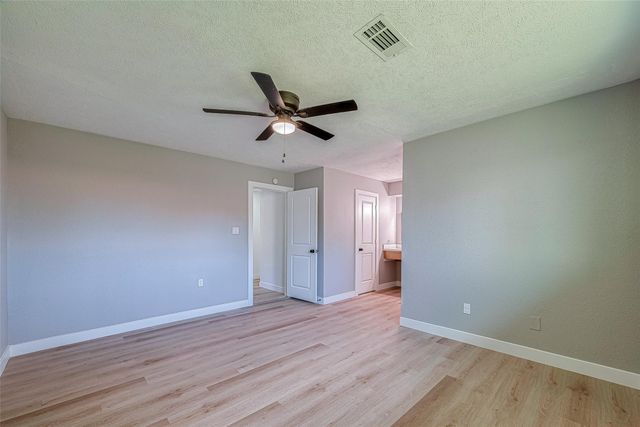 3407 Coachlight Lane, Baytown, TX 77521