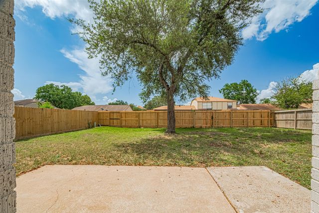 3407 Coachlight Lane, Baytown, TX 77521