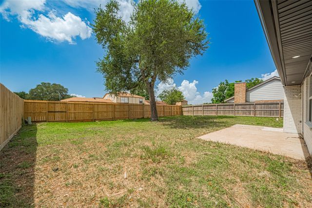 3407 Coachlight Lane, Baytown, TX 77521