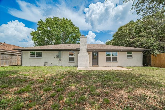 3407 Coachlight Lane, Baytown, TX 77521