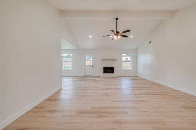 3407 Coachlight Lane, Baytown, TX 77521