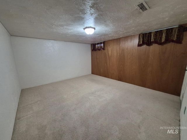 1824 Everett St, Caldwell, ID 83605