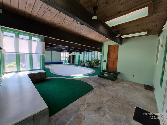 1824 Everett St, Caldwell, ID 83605