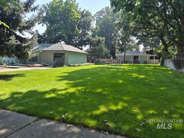 1824 Everett St, Caldwell, ID 83605