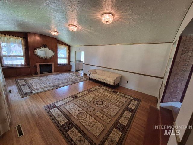 1824 Everett St, Caldwell, ID 83605