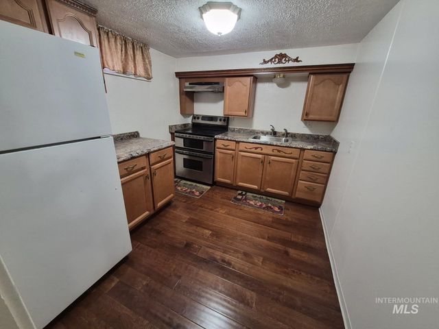 1824 Everett St, Caldwell, ID 83605