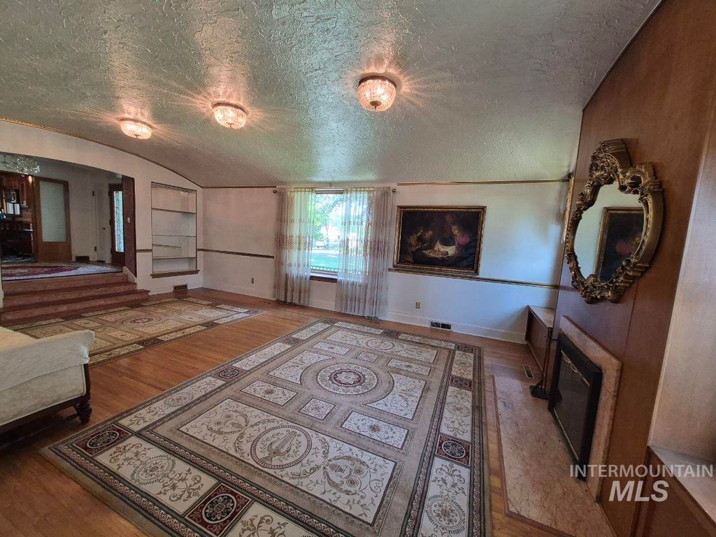 1824 Everett St, Caldwell, ID 83605 photo 3