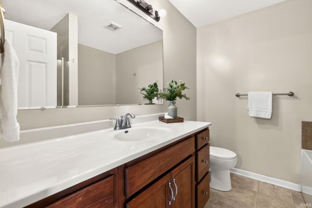 1834 Shakespeare Boulevard, Fort Wayne, IN 46818