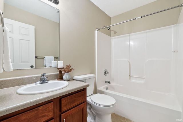 1834 Shakespeare Boulevard, Fort Wayne, IN 46818