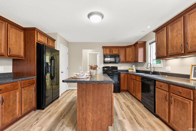 1834 Shakespeare Boulevard, Fort Wayne, IN 46818