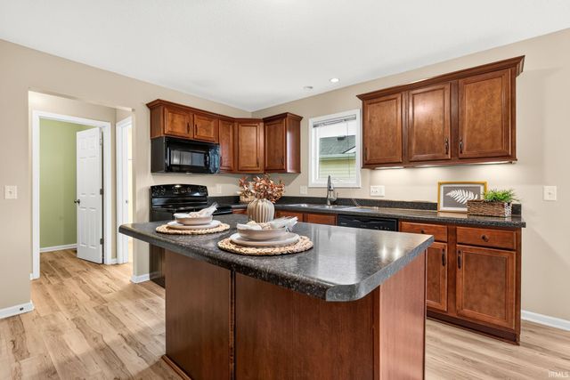 1834 Shakespeare Boulevard, Fort Wayne, IN 46818