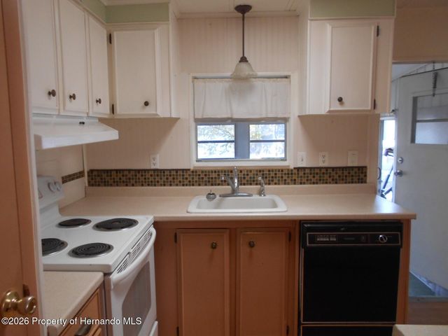 14211 Edmonds Street, Brooksville, FL 34613