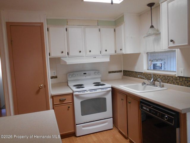 14211 Edmonds Street, Brooksville, FL 34613