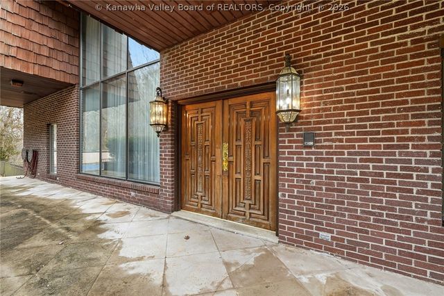 1329 Pennsylvania Avenue, St Albans, WV 25177