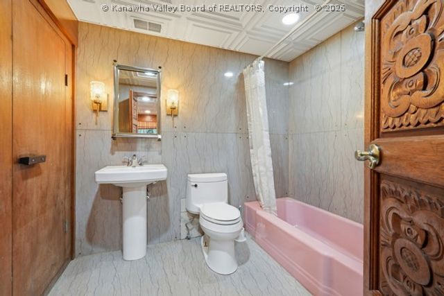 1329 Pennsylvania Avenue, St Albans, WV 25177