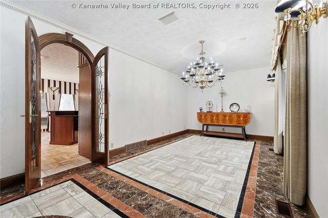 1329 Pennsylvania Avenue, St Albans, WV 25177