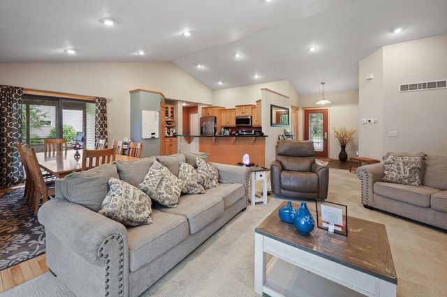40 86th Street NW, Rice, MN 56367