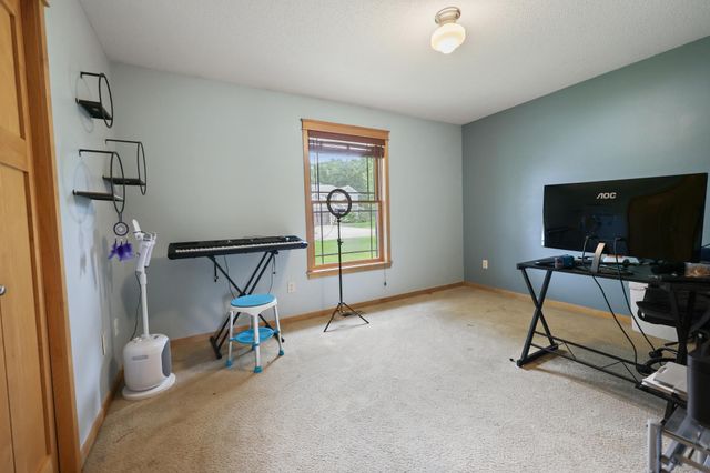 40 86th Street NW, Rice, MN 56367
