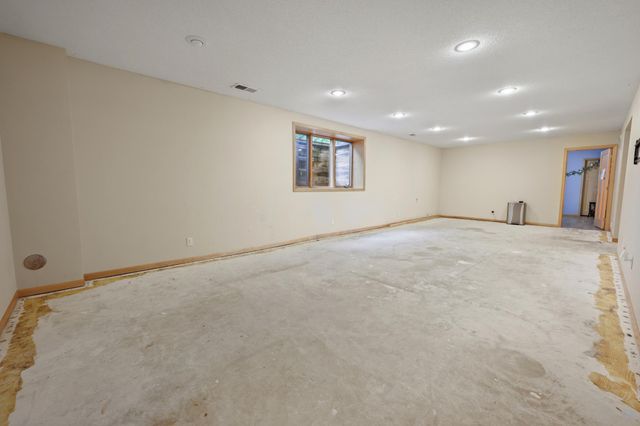40 86th Street NW, Rice, MN 56367