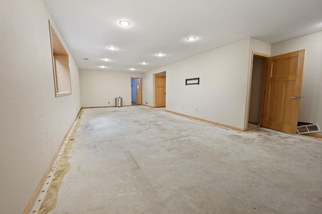 40 86th Street NW, Rice, MN 56367