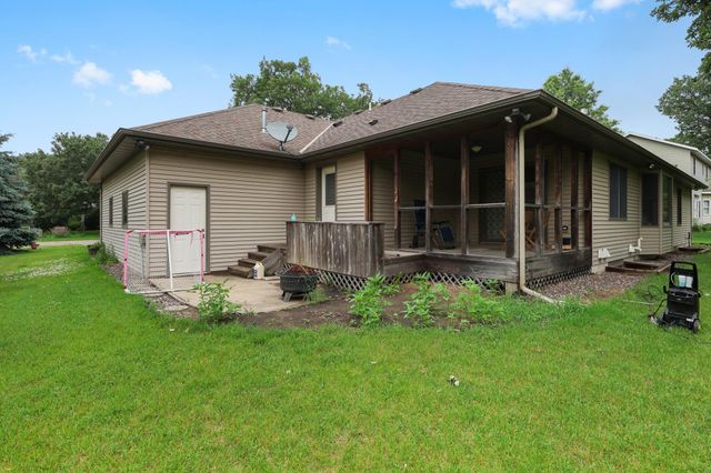 40 86th Street NW, Rice, MN 56367