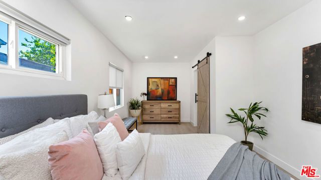 6763 Case Avenue, North Hollywood (los Angeles), CA 91606