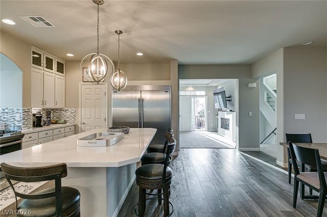 10072 Kangaroo Island Court, Las Vegas, NV 89141