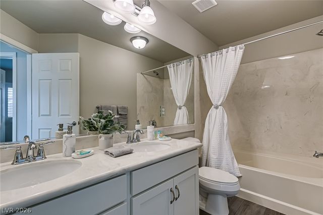 10072 Kangaroo Island Court, Las Vegas, NV 89141