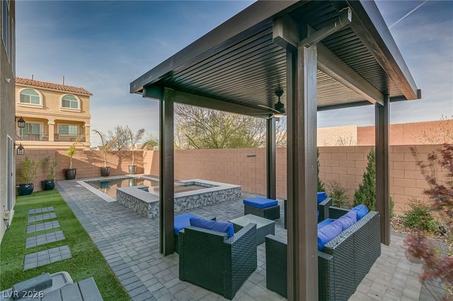 10072 Kangaroo Island Court, Las Vegas, NV 89141