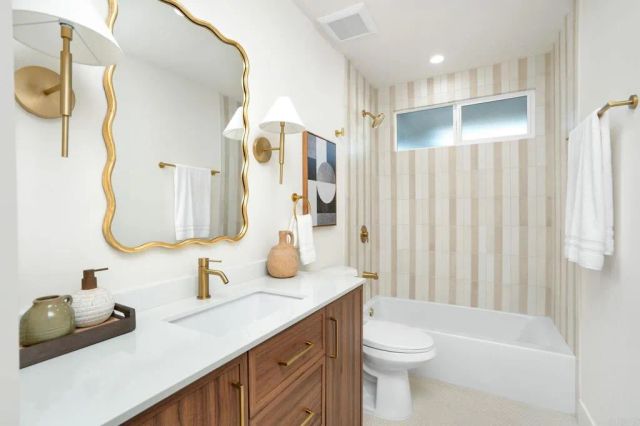 18438 Los Alimos St, Northridge, CA 91326