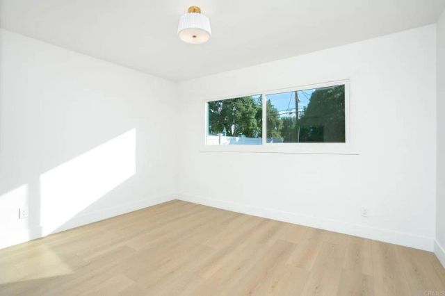 18438 Los Alimos St, Northridge, CA 91326