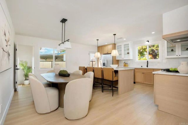 18438 Los Alimos St, Northridge, CA 91326