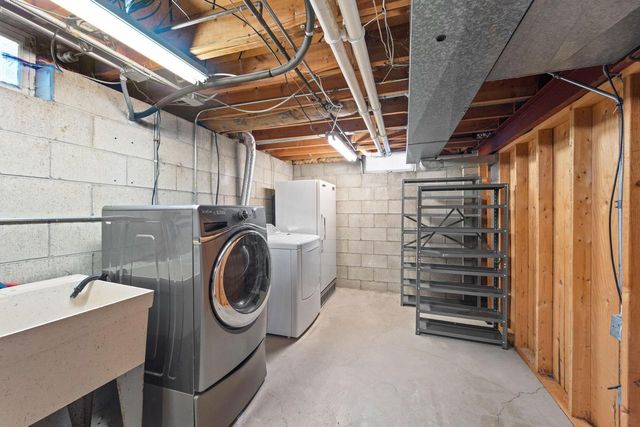 1804 Hemit AVENUE, Waukesha, WI 53189