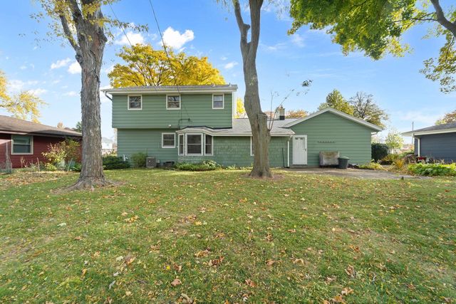 1804 Hemit AVENUE, Waukesha, WI 53189