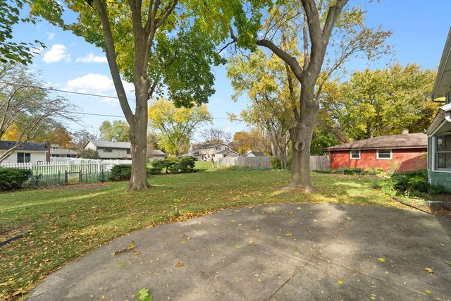 1804 Hemit AVENUE, Waukesha, WI 53189