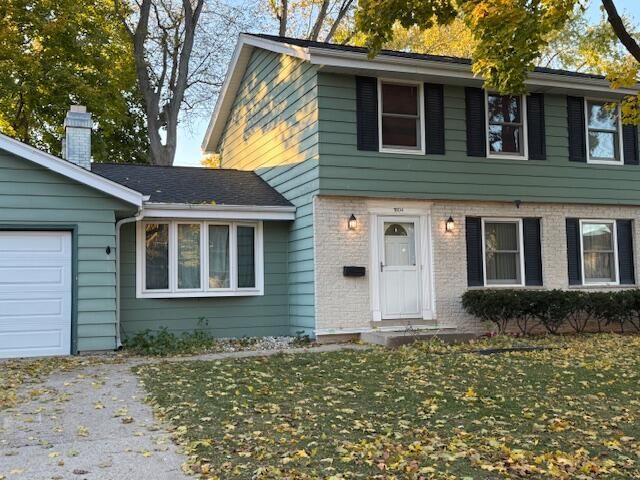 1804 Hemit AVENUE, Waukesha, WI 53189