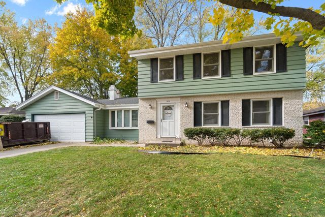 1804 Hemit AVENUE, Waukesha, WI 53189