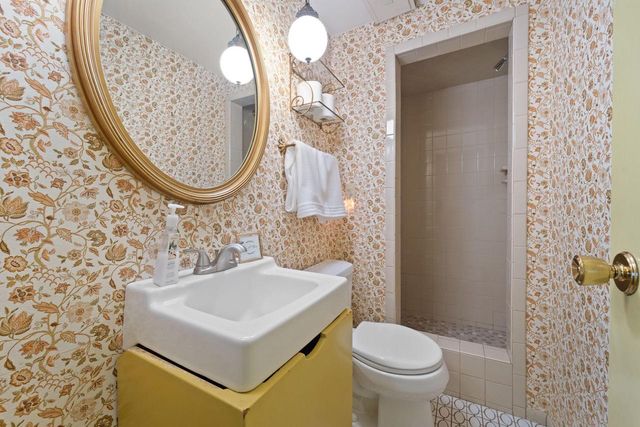 1804 Hemit AVENUE, Waukesha, WI 53189