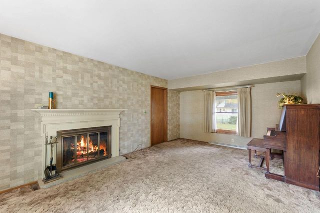 1804 Hemit AVENUE, Waukesha, WI 53189