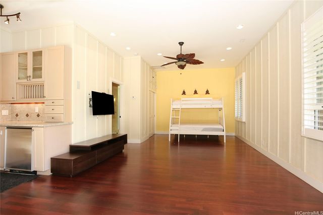 1116 Kealaolu Avenue, Honolulu, HI 96816