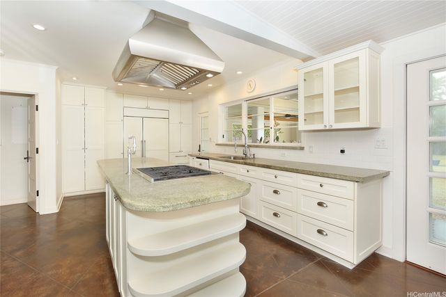 1116 Kealaolu Avenue, Honolulu, HI 96816